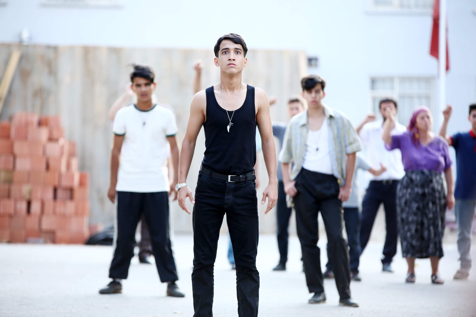 Mahalleden Arkadaslar (türk.) - Szenenbild 2 von 2