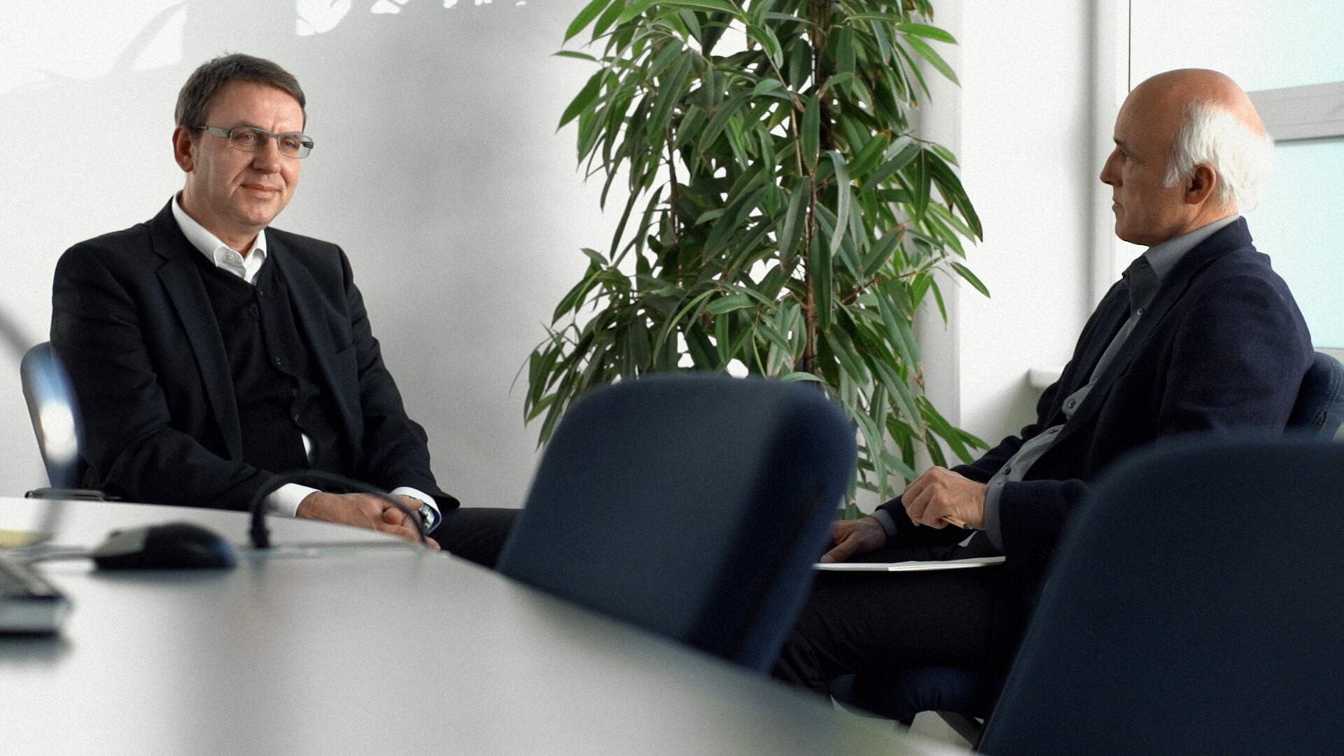 From Business to Being - Szenenbild 1 von 8