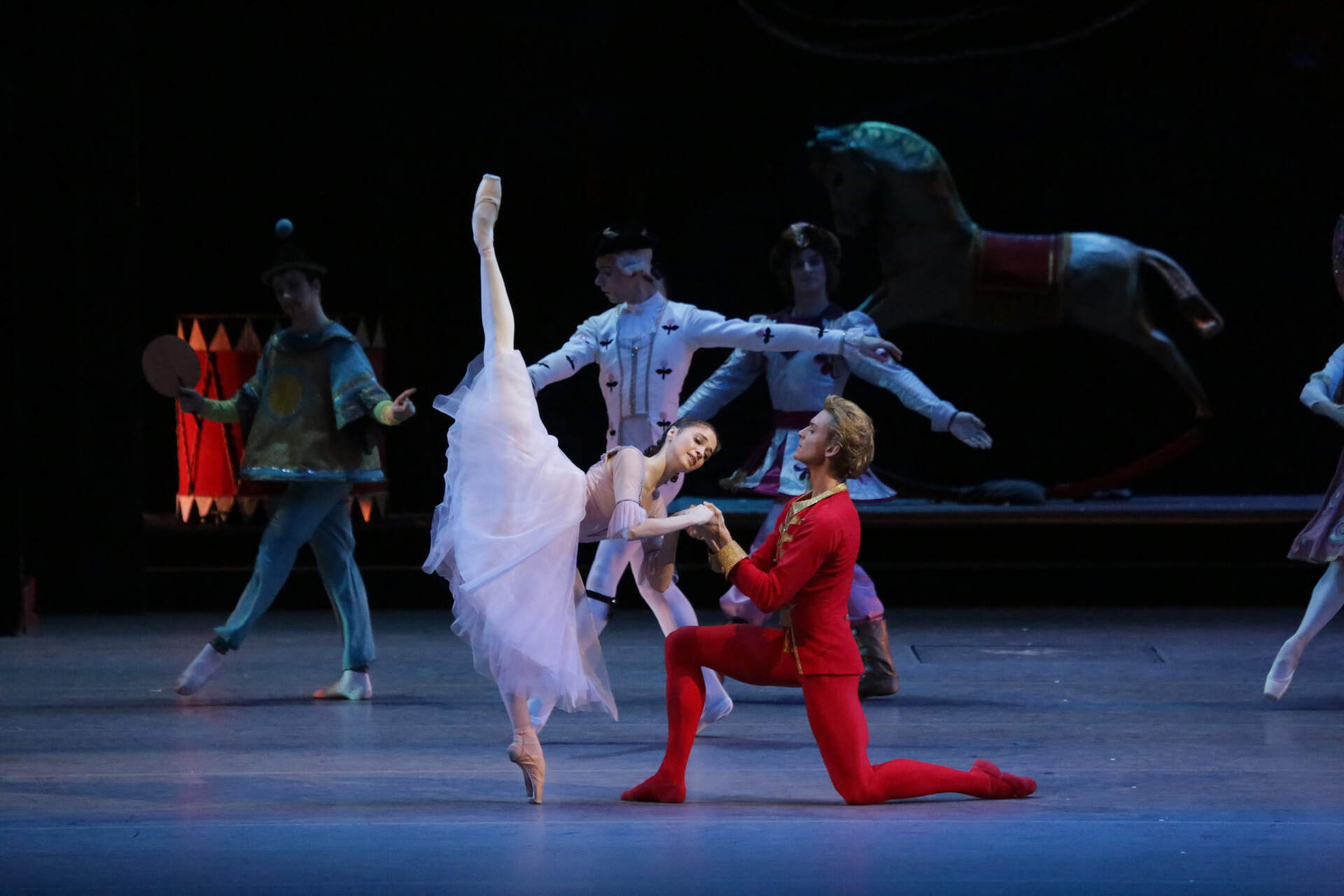 Der Nussknacker (Die Bolshoi Ballett Saison 2021/22) - Szenenbild 1 von 2