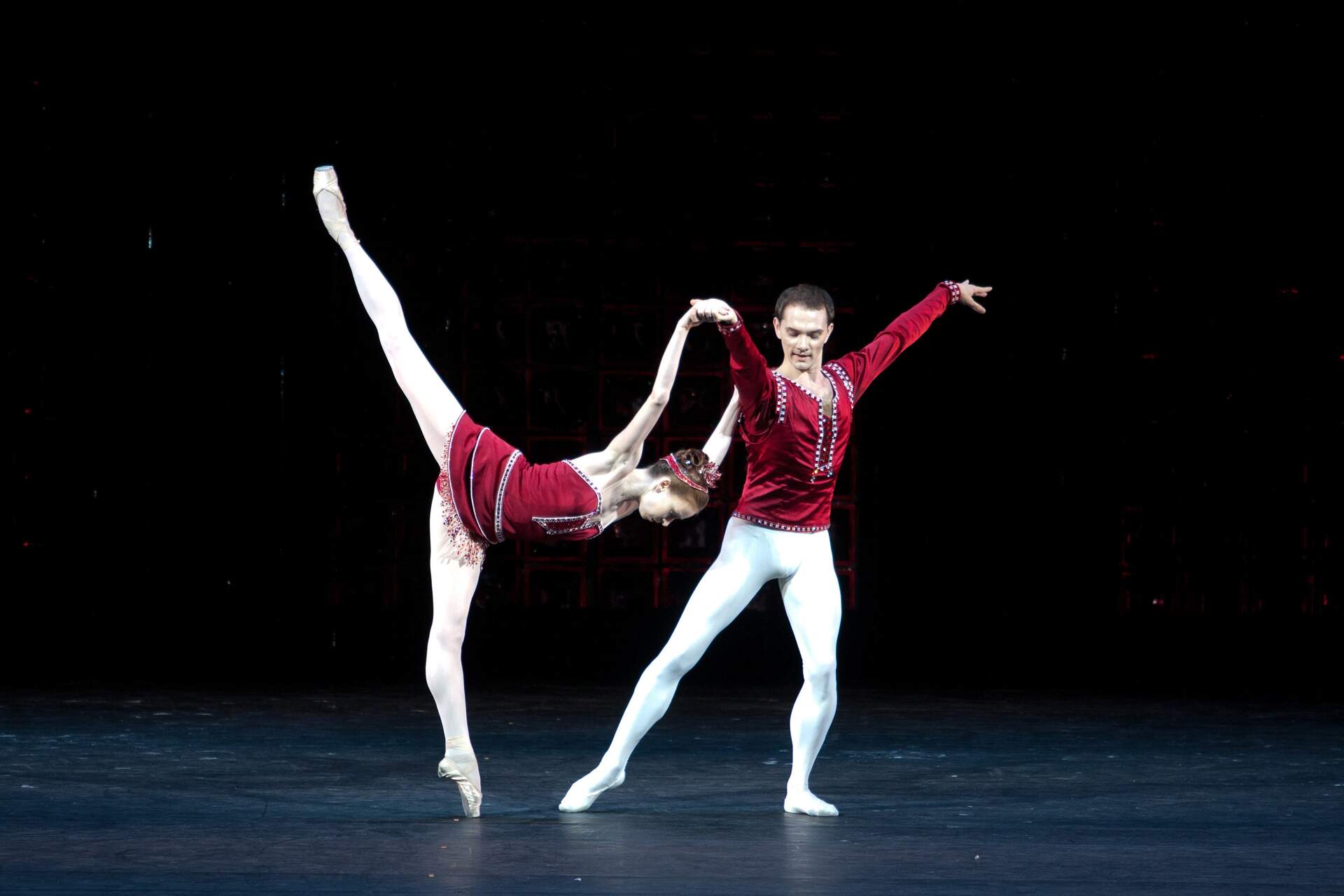 Jewels (Die Bolshoi Ballett Saison 2021/22 - LIVE) - Szenenbild 2 von 2