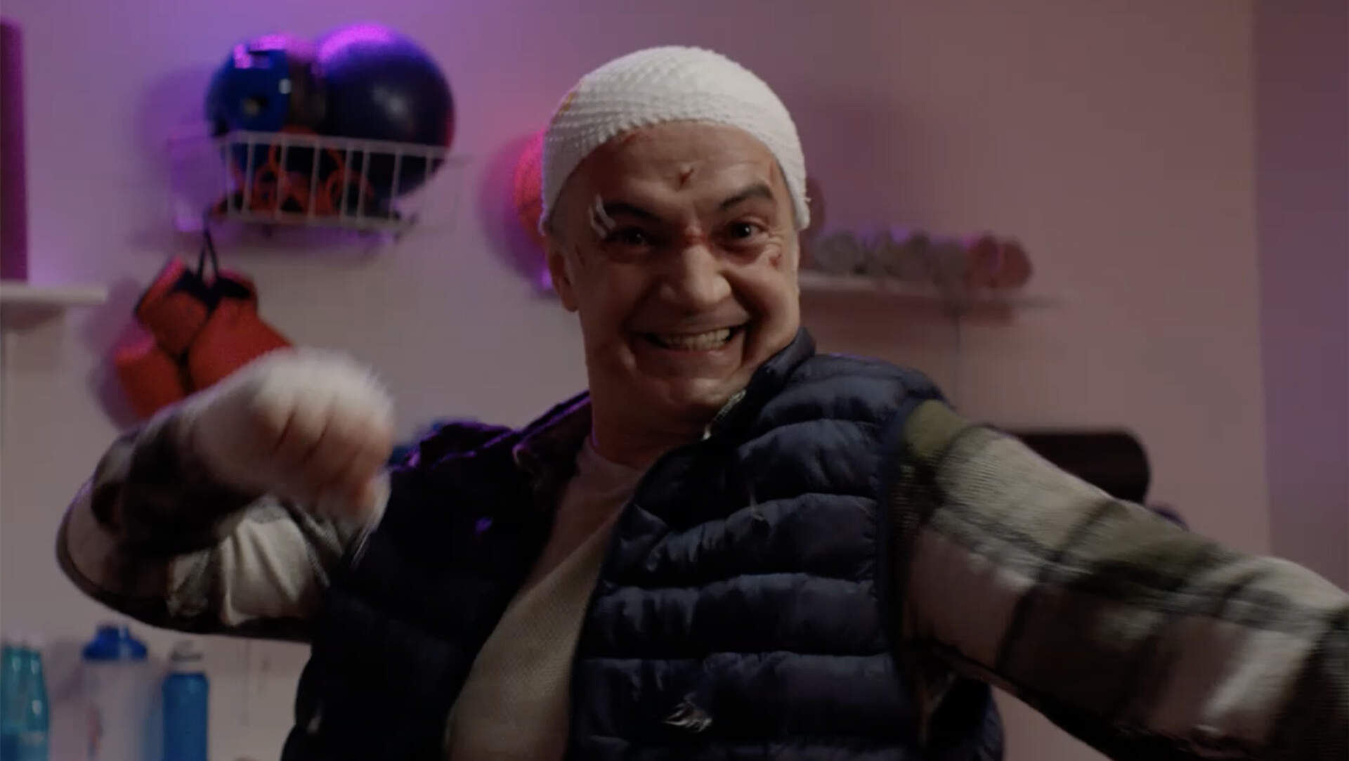 Zoraki Misafir (türk.) - Szenenbild 2 von 2