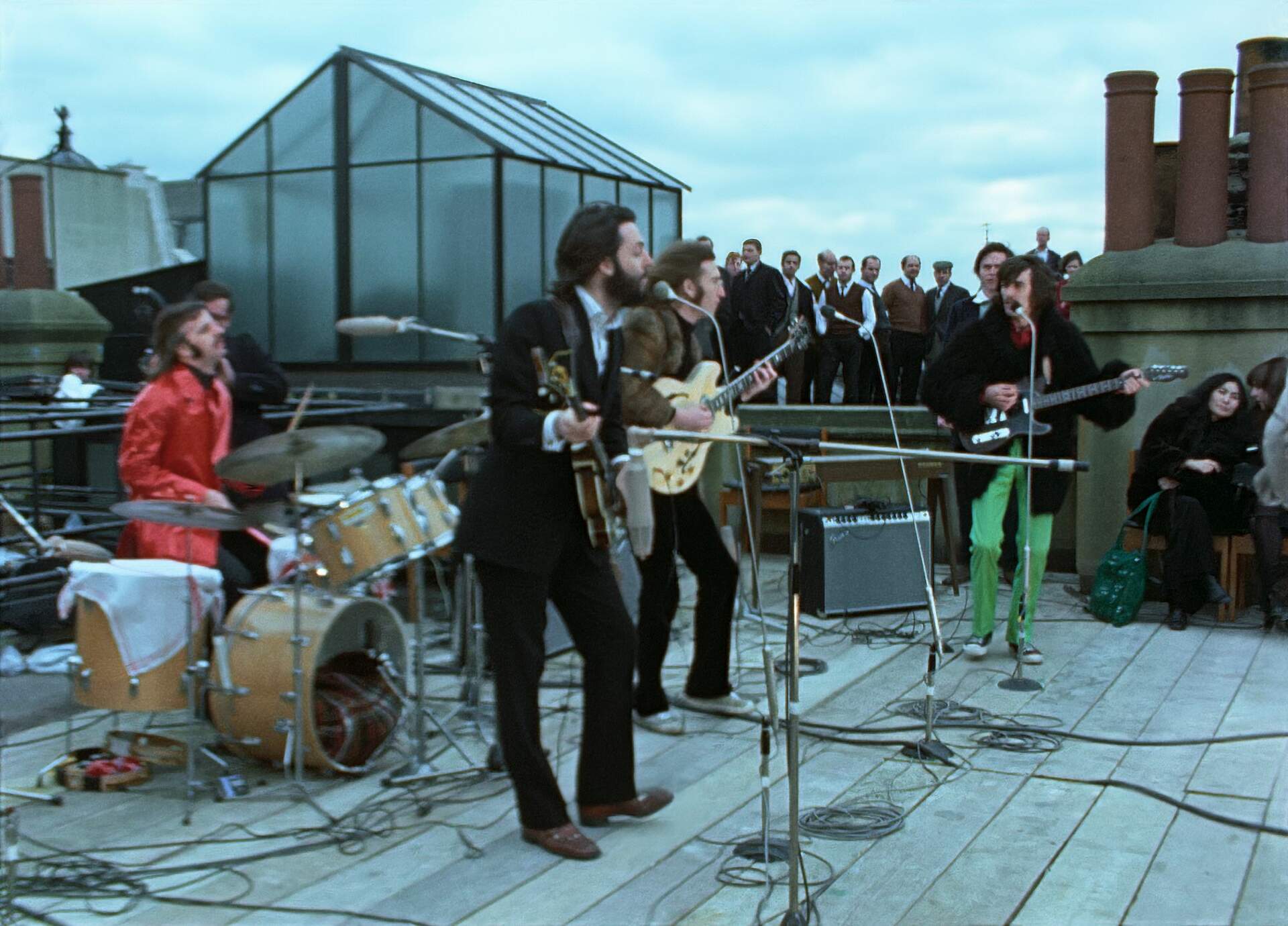 The Beatles: Get Back - The Rooftop Concert - Szenenbild 1 von 2