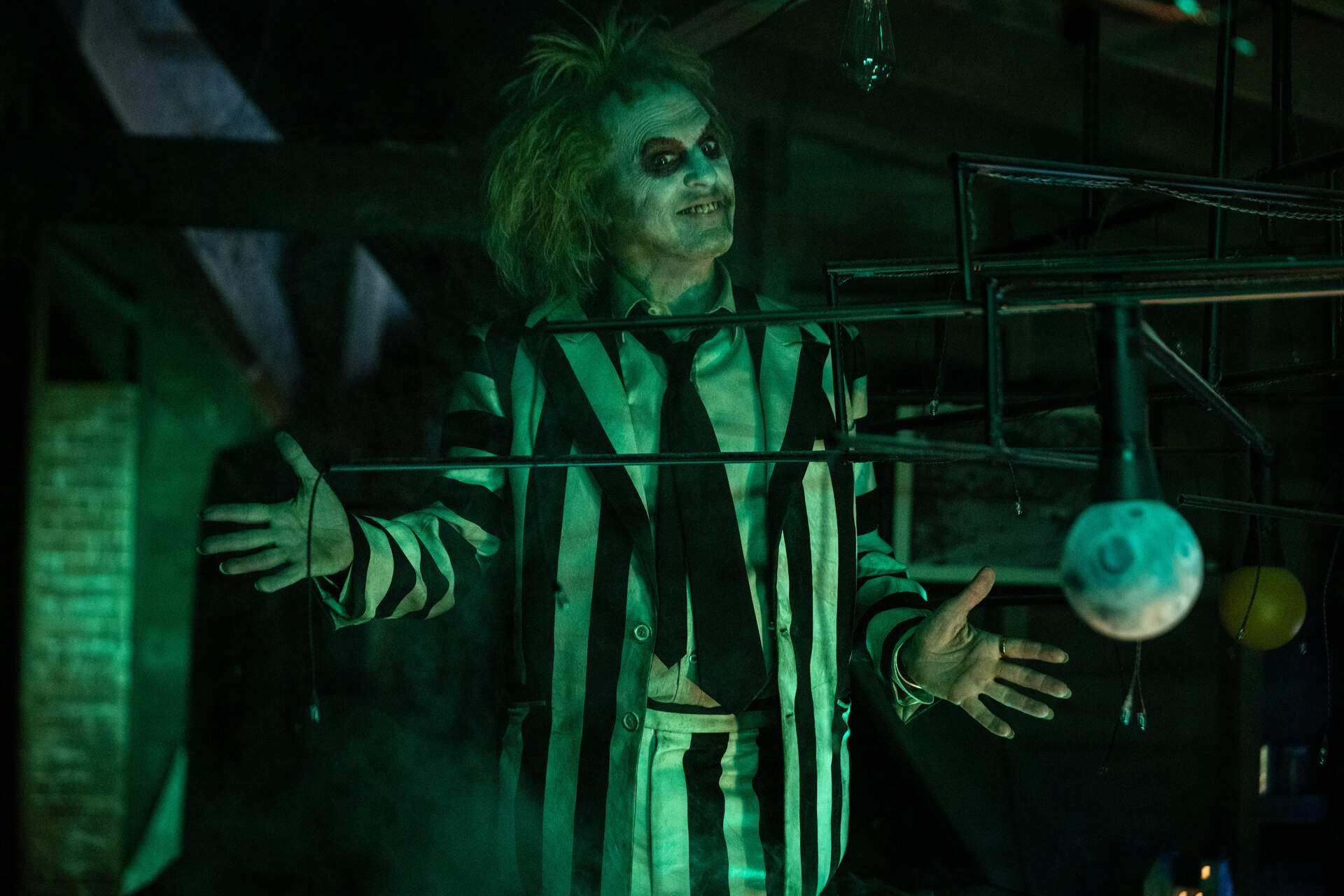 Beetlejuice Beetlejuice - Szenenbild 1 von 7