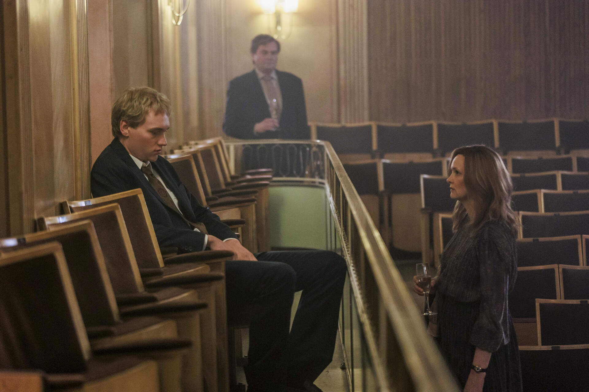 Ach, diese Lücke, diese entsetzliche Lücke - Szenenbild 2 von 7