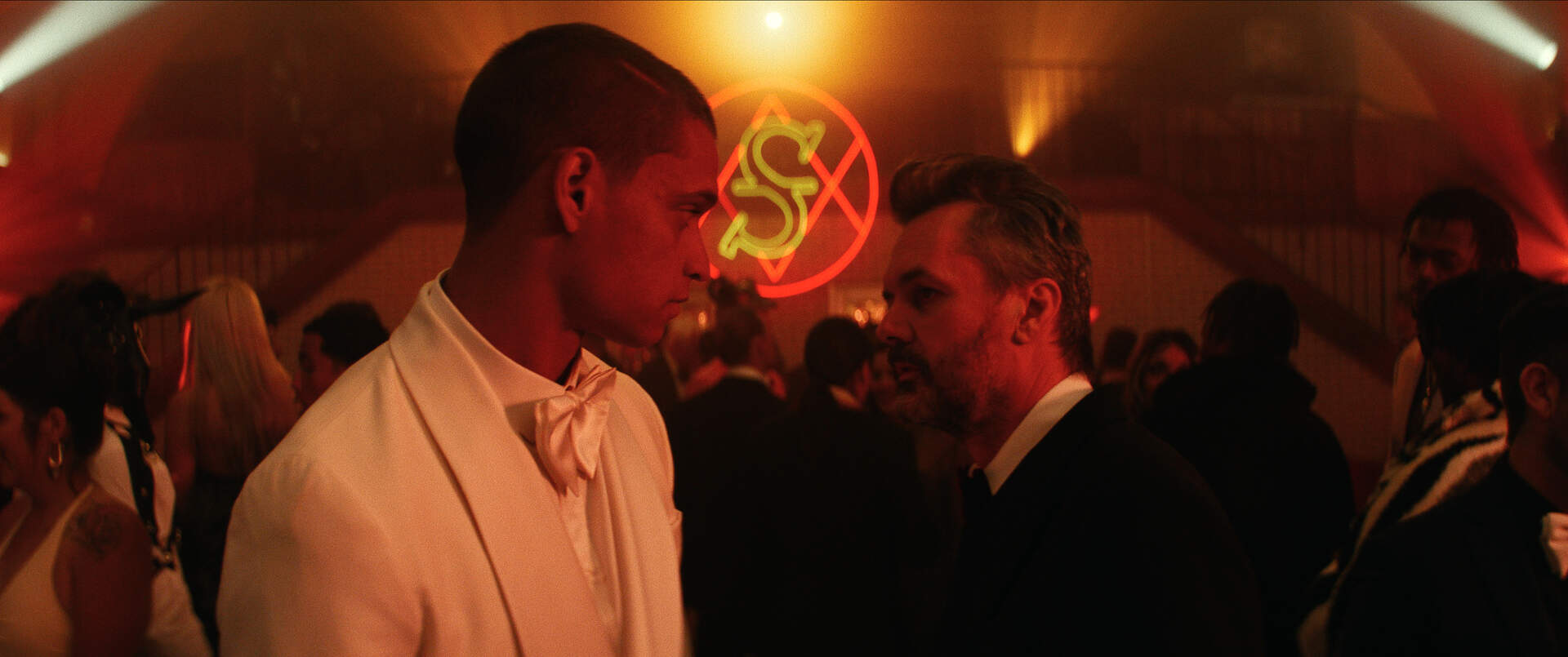 Him - Der Größte aller Zeiten - Szenenbild 6 von 7