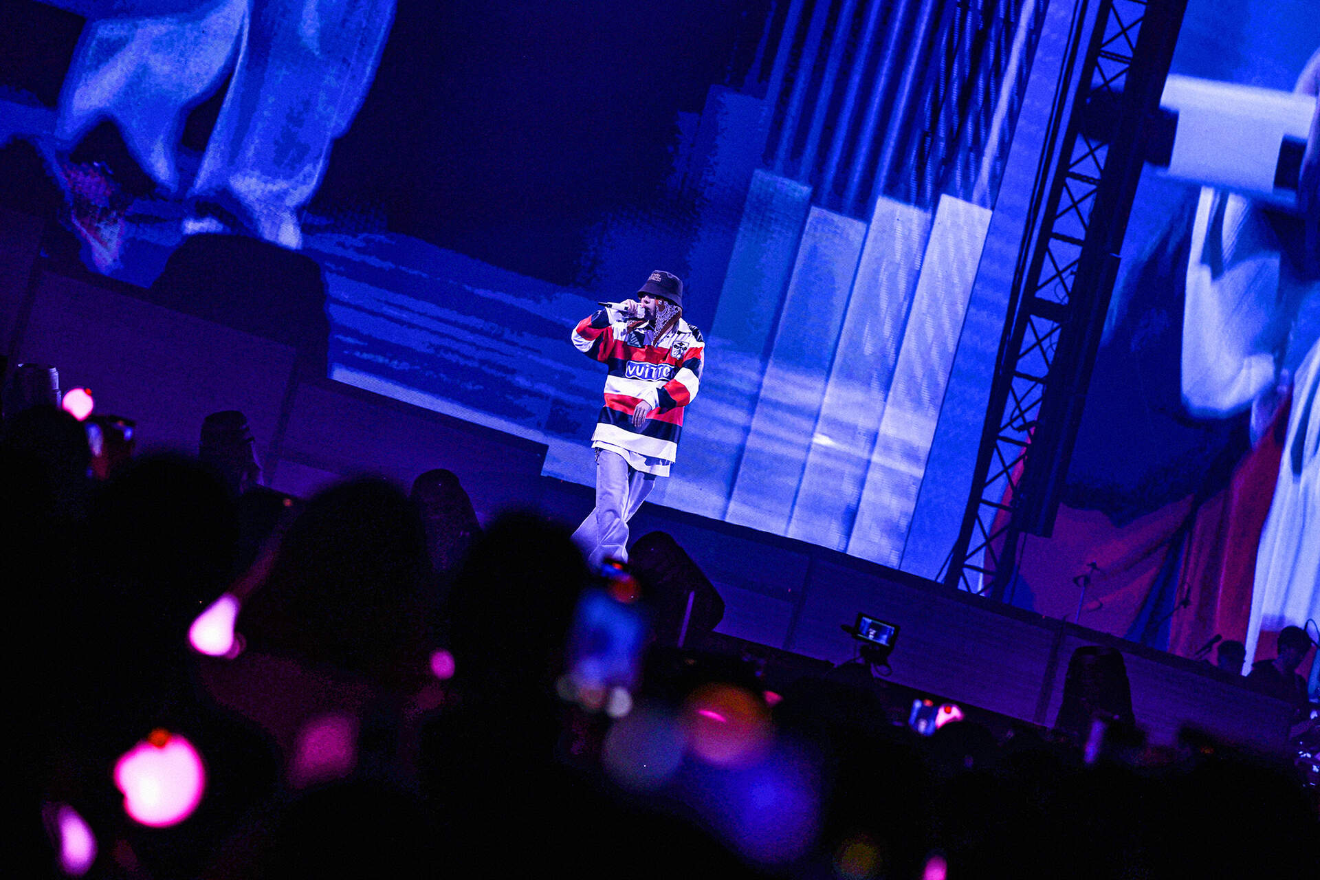 j-hope Tour 'HOPE ON THE STAGE' in JAPAN: LIVE VIEWING (korean.) - Szenenbild 1 von 1