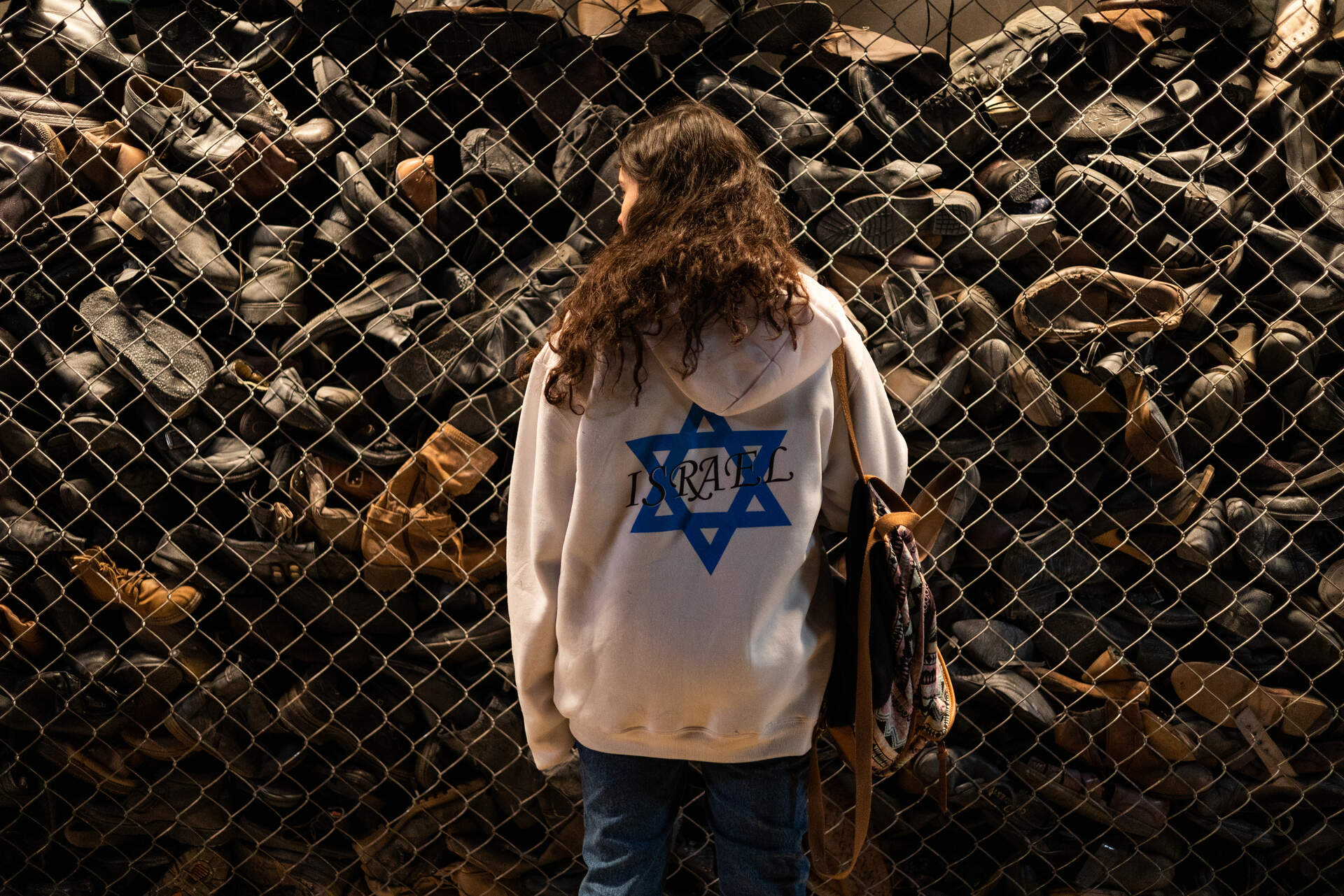 Delegation (hebrä./poln./engl.) - Szenenbild 1 von 1