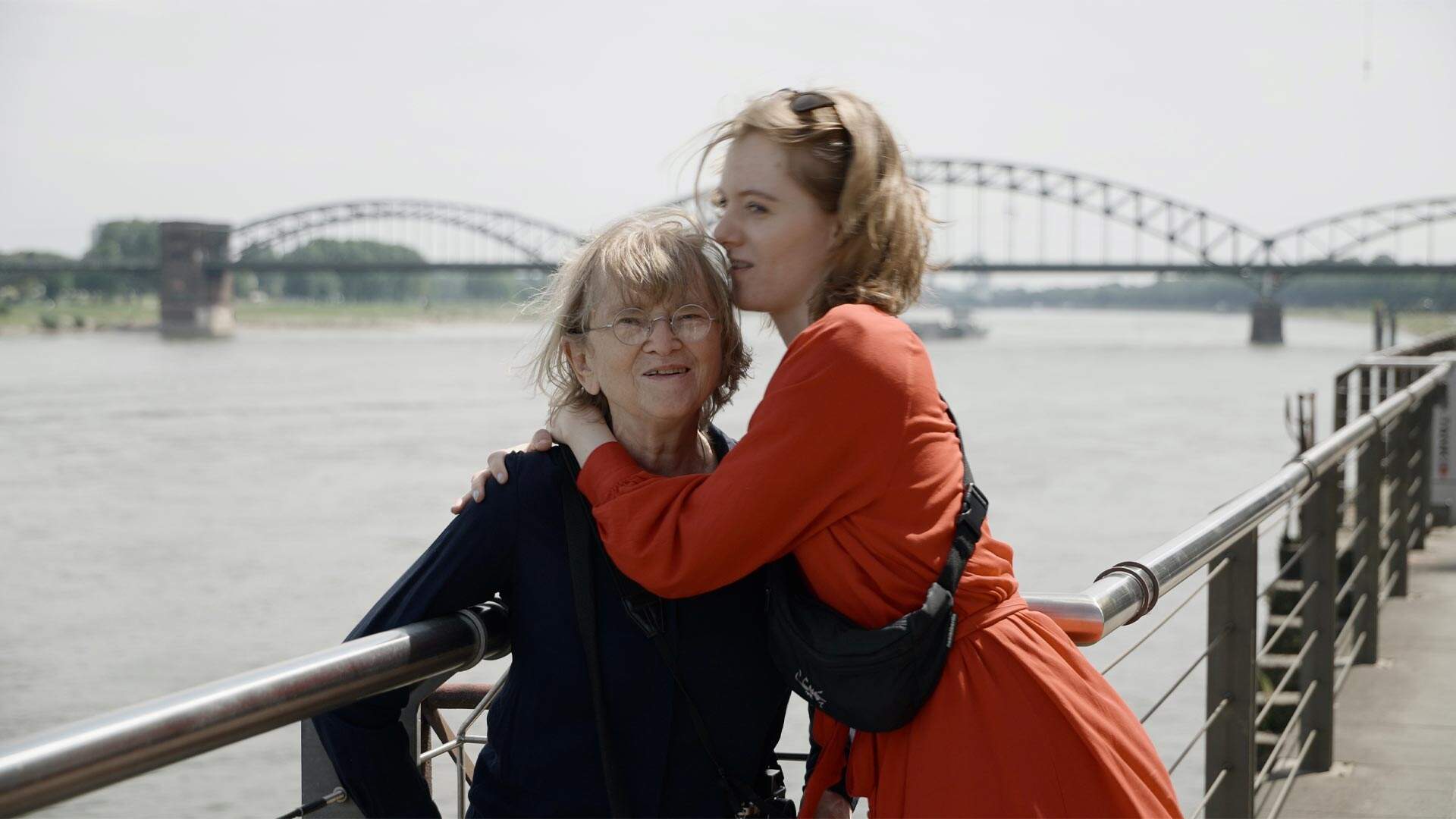 Anna + Oma - Szenenbild 1 von 1
