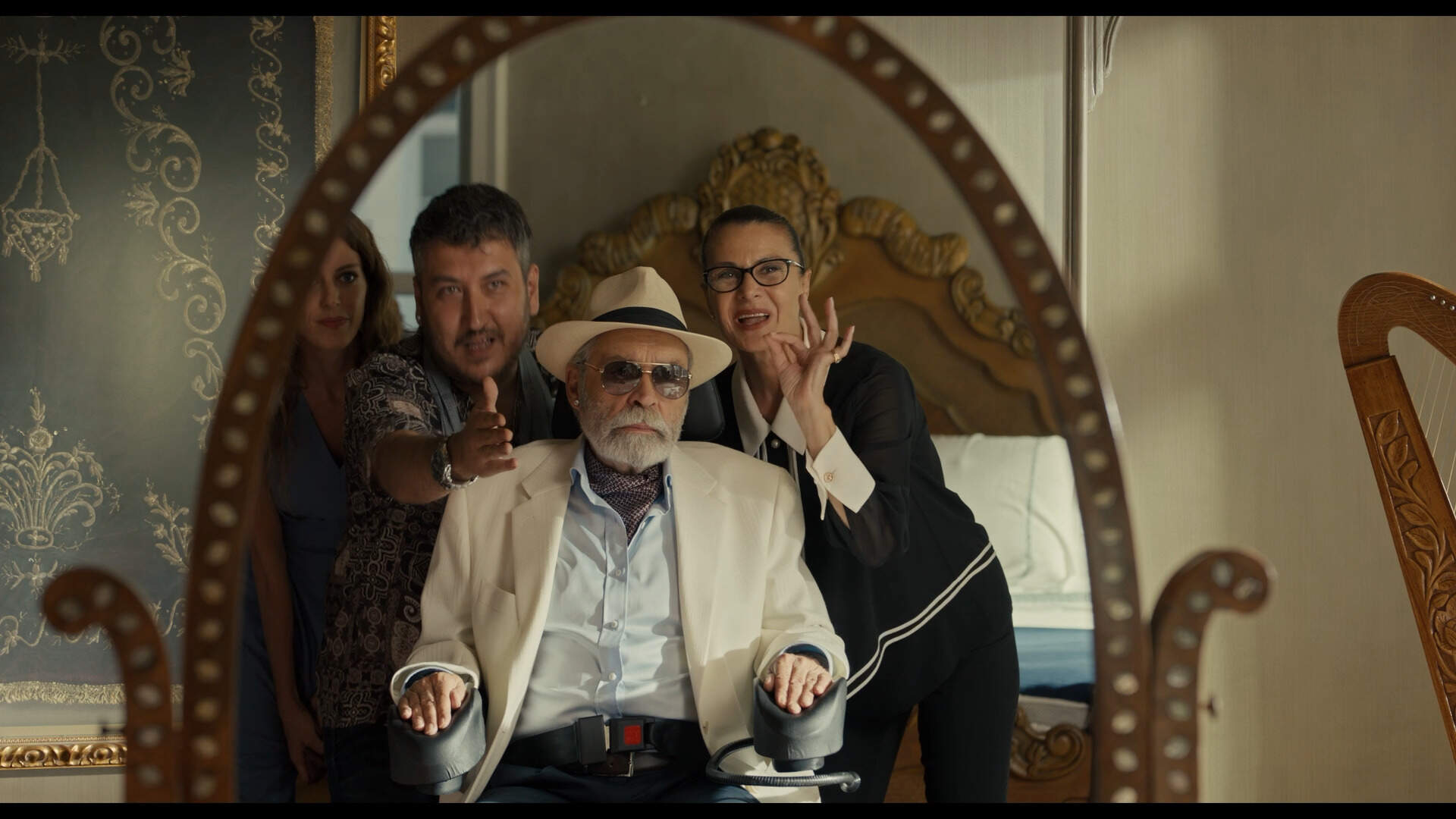 Soyut Disavurumcu Bir Dostlugun Anatomisi Veyahut Yan Yana (türk.) - Szenenbild 1 von 1