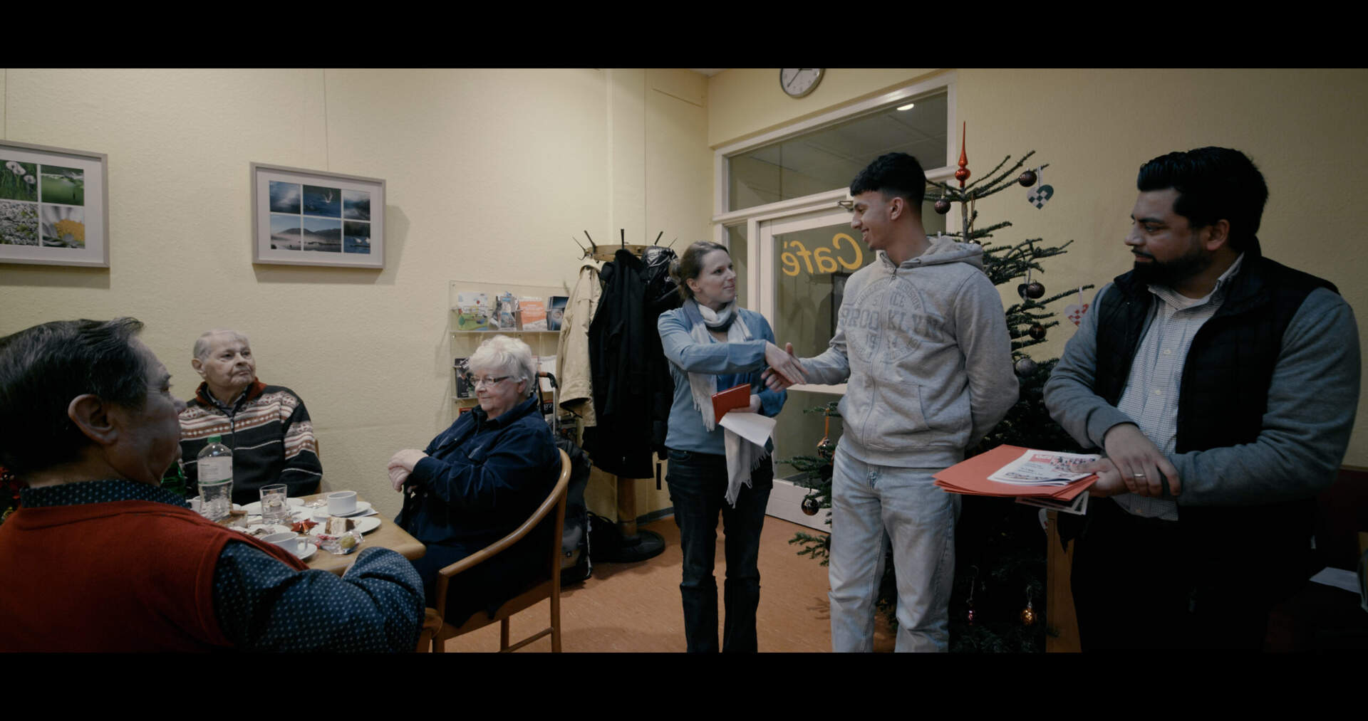 Unten - Im Ortsverein - Szenenbild 1 von 1