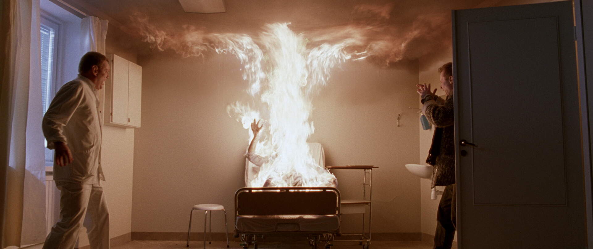 So finster die Nacht (WA: 2025) - Szenenbild 5 von 7