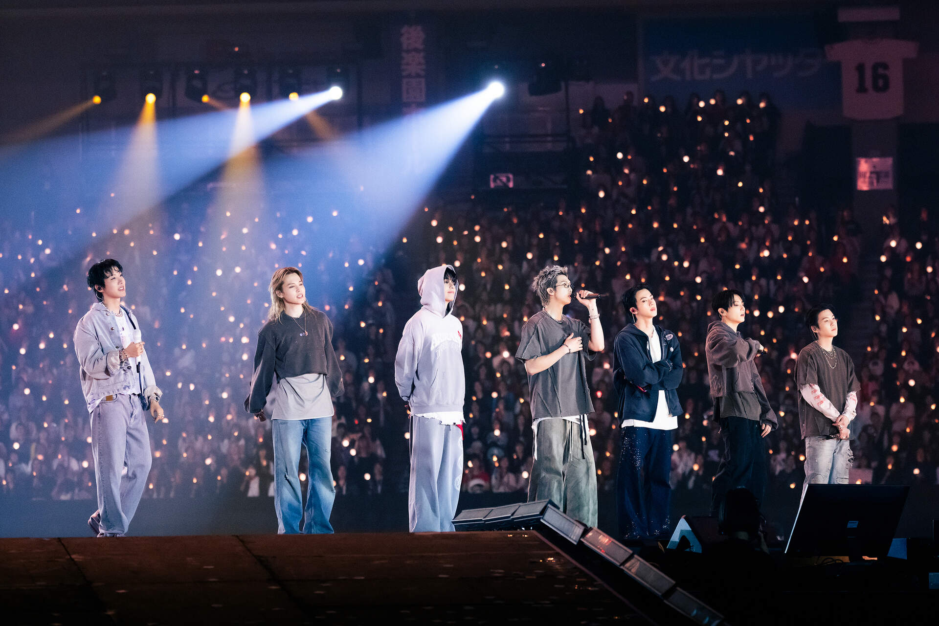 BTS WORLD TOUR 'ARIRANG' IN BUSAN: LIVE VIEWING - Szenenbild 1 von 1