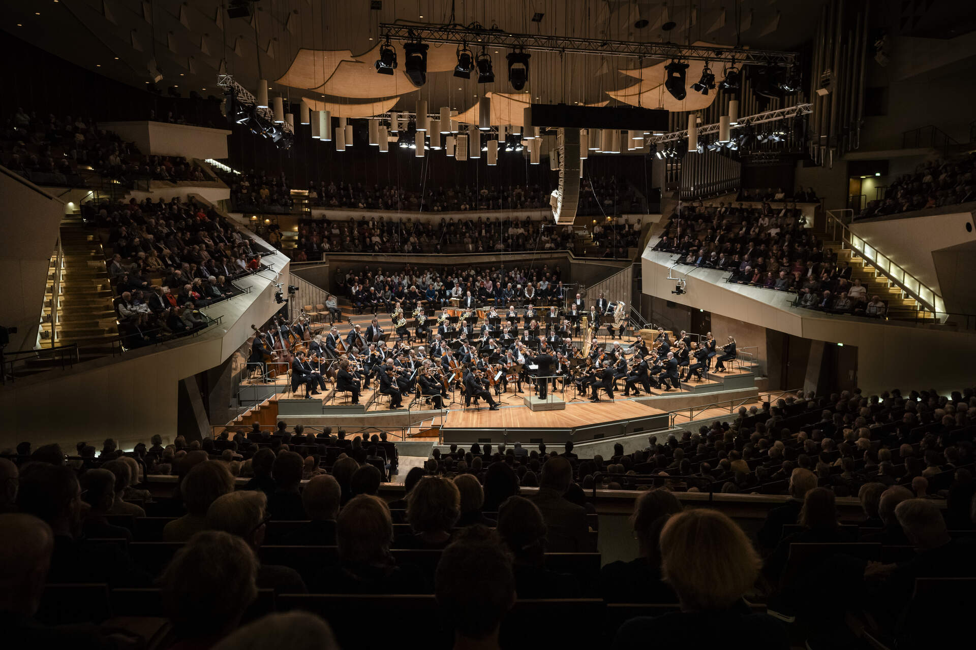 Die Berliner Philharmoniker LIVE: Das Silvesterkonzert 2026-27 - Szenenbild 1 von 1