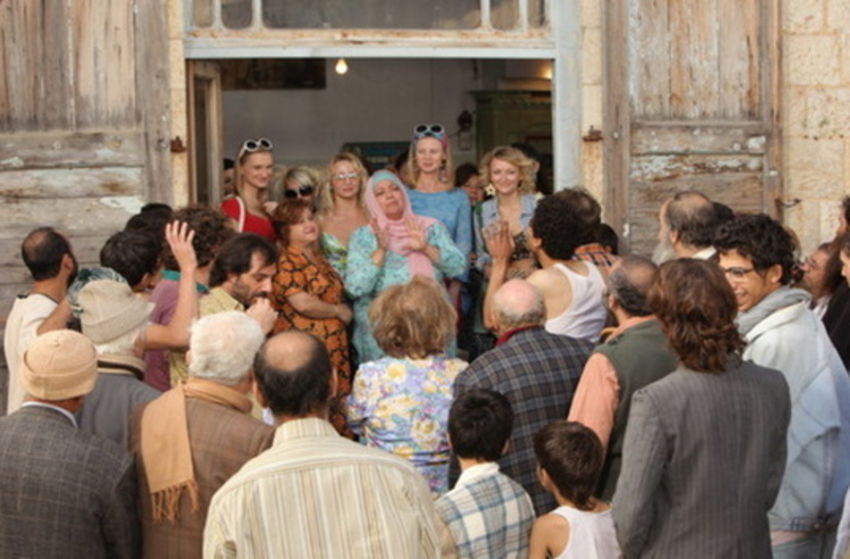 Wer weiß, wohin? - Szenenbild 6 von 15