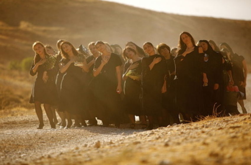 Wer weiß, wohin? - Szenenbild 7 von 15