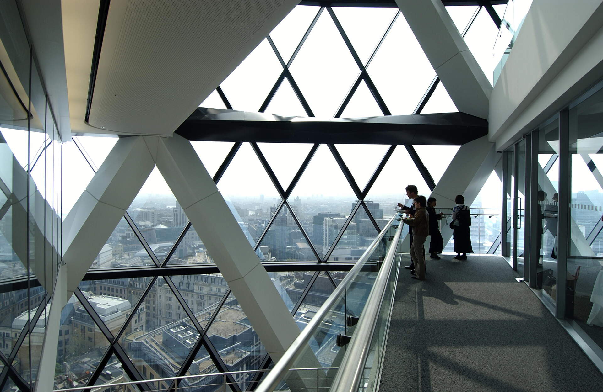 BUILDING THE GHERKIN (engl.) - Szenenbild 1 von 1